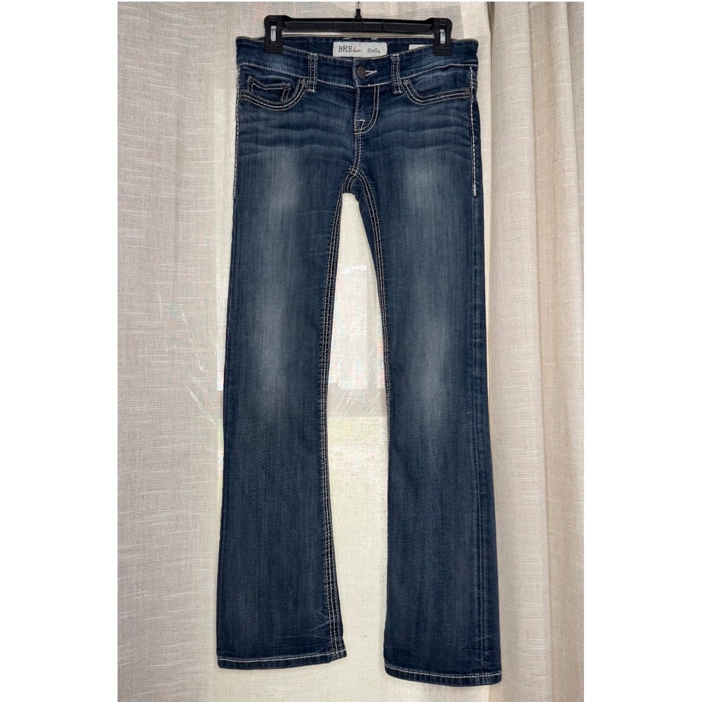 BKE Stella Bootcut Distressed Dark Wash Jeans Low Rise Denim Women's 26R 26x31.5 - Picture 2 of 9